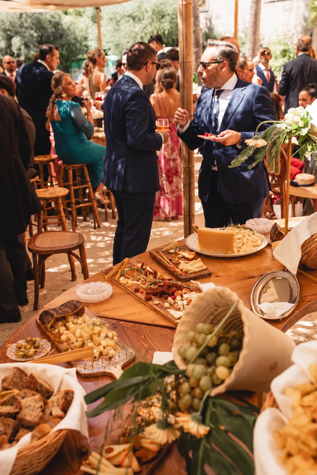 Puesta en escena de una mesa de celebración