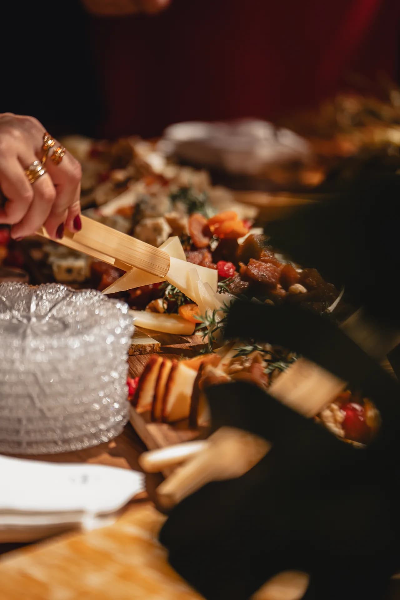Servicio de aperitivos en una celebración autorizada